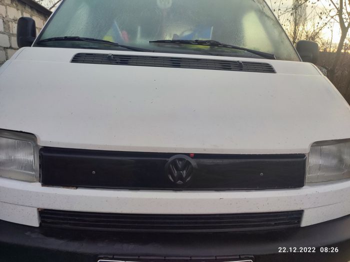 Зимняя верхняя накладка на решетку Матовая на прямую морду для Volkswagen T4 Transporter