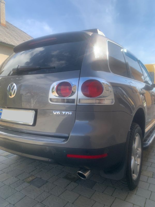 Накладки задние фонари 2008-2011 (2 шт, пласт) для Volkswagen Touareg