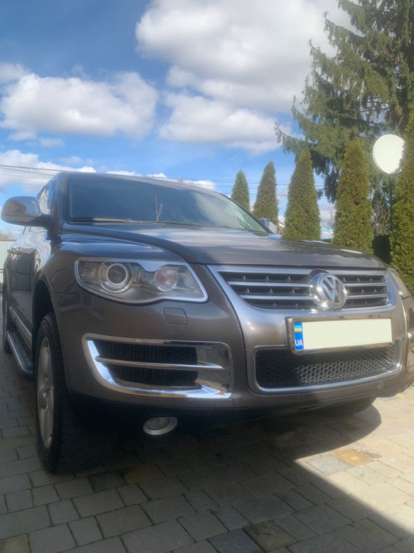 Накладки передние фонари 2008-2011 (2 шт, пласт) для Volkswagen Touareg