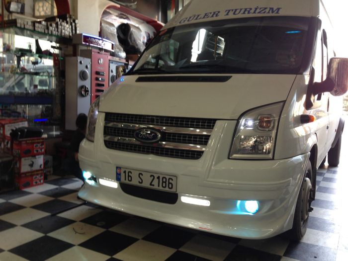 Накладка на передний бампер (2006-2014, DRL, с решеткой) для Ford Transit