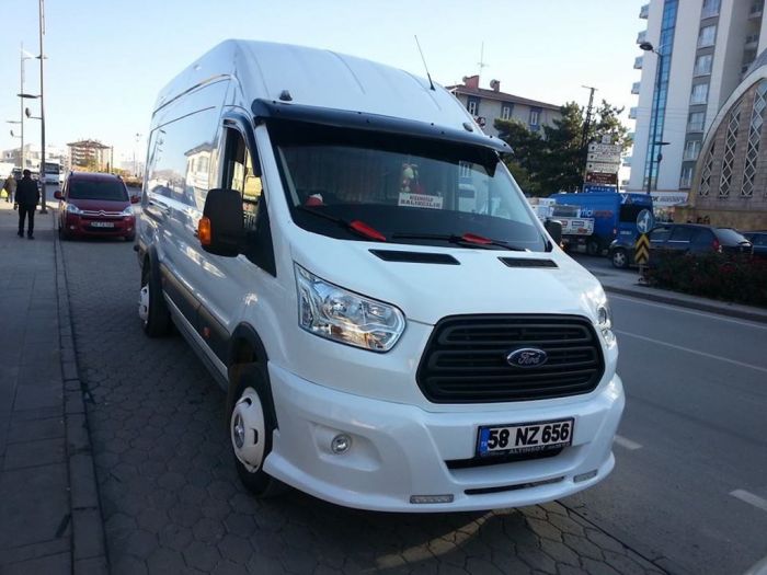 Козырек на лобовое стекло (черный глянец, 5мм) для Ford Transit 2014-2024 гг