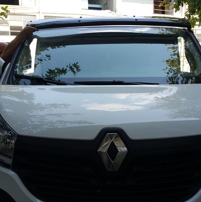 Козырек на лобовое стекло (черный глянец, 5мм) для Renault Trafic 2015-2024 гг