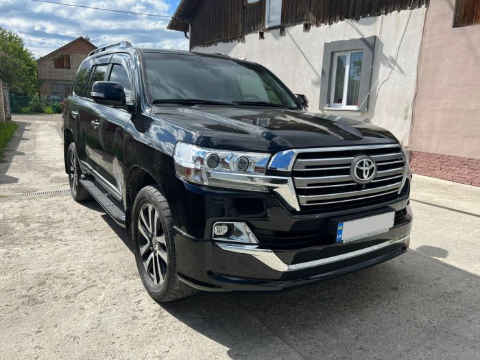 Комплект обвесов 2016-2024 (Executive 2019) Белый цвет для Toyota Land Cruiser 200