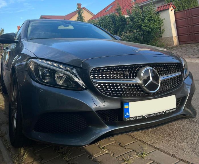 Передняя решетка Diamond Silver 2014-2018, с камерой для Mercedes C-сlass W205