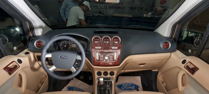 Накладки на панель (большой комплект) Дерево для Ford Connect 2010-2013 гг