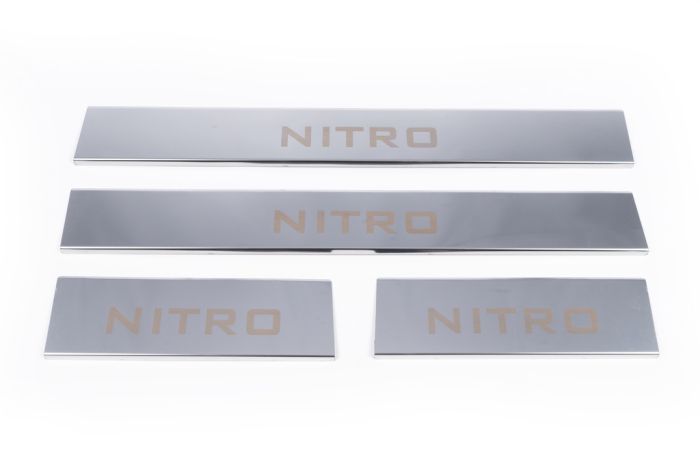 Накладки на пороги Carmos на верхнюю часть часть (нерж) для Dodge Nitro 2007-2024 гг
