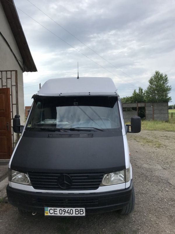 Козырек на лобовое стекло (черный глянец, 5мм) для Mercedes Sprinter 1995-2006 гг