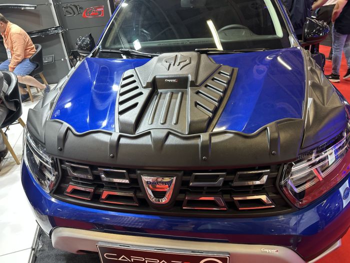 Накладка на капот (ABS) для Dacia Duster 2018-2024 гг