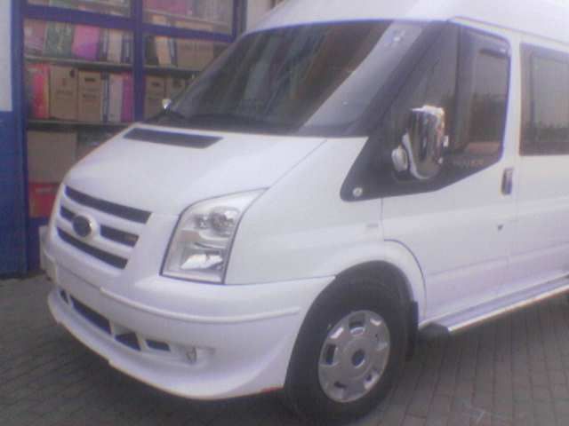 Накладка на передний бампер (2006-2014, с решеткой) для Ford Transit