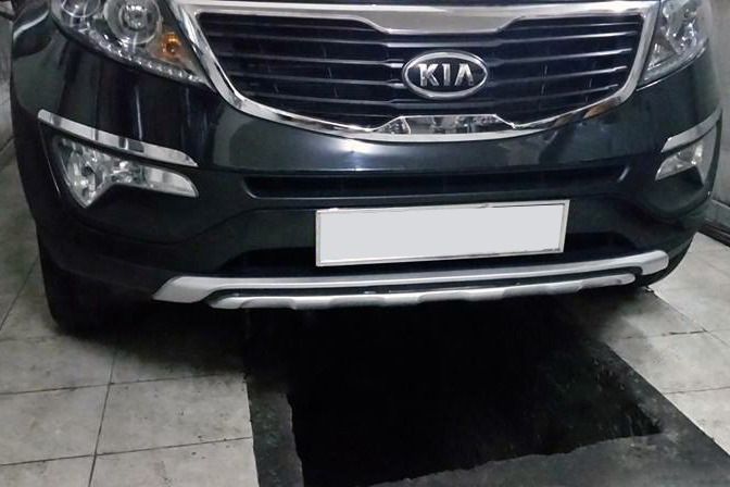 Передняя накладка B06 (пластик) для Kia Sportage 2010-2015 гг