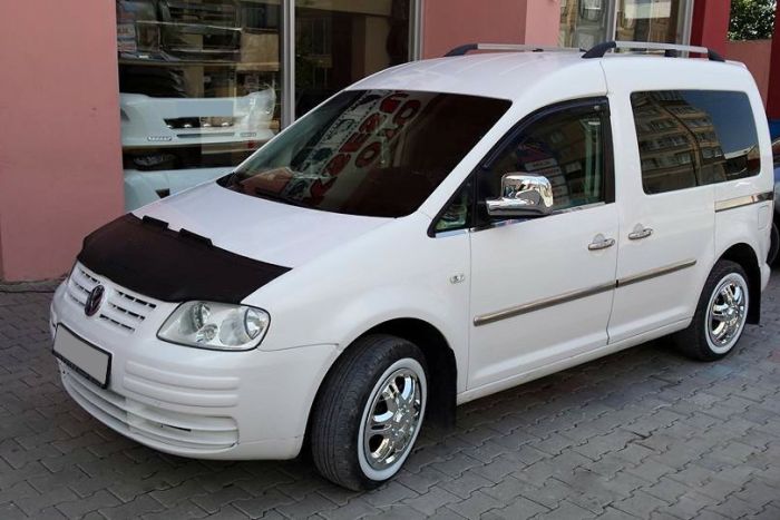 Чехол капота V1 (кожзаменитель) для Volkswagen Caddy 2004-2010 гг