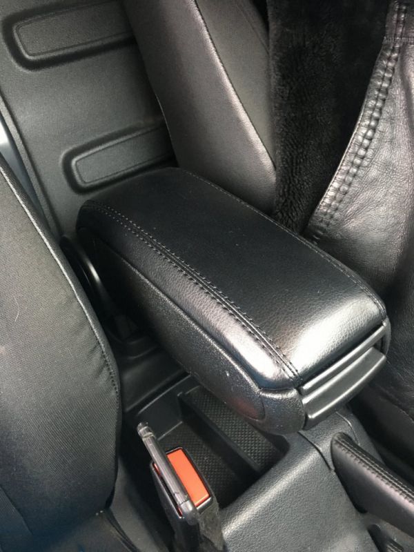Подлокотник (в подстаканник) Серый для Volkswagen Caddy 2015-2020 гг