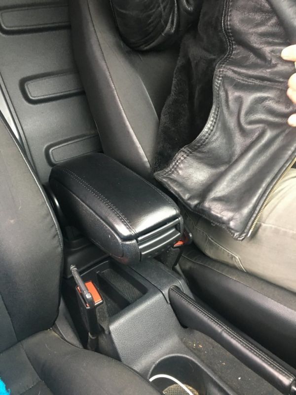 Подлокотник (в подстаканник) Черный для Volkswagen Caddy 2015-2020 гг