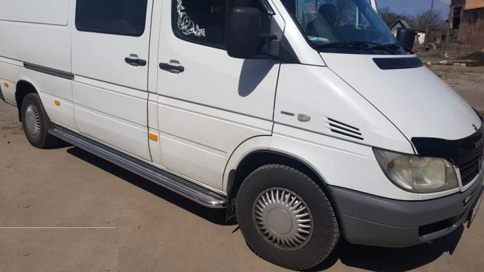 Боковые пороги Premium (2 шт., нерж.) Средняя база, d50 для Mercedes Sprinter 1995-2006 гг