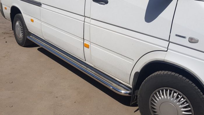 Боковые пороги Premium (2 шт., нерж.) Средняя база, d50 для Volkswagen LT 1998-2024 гг