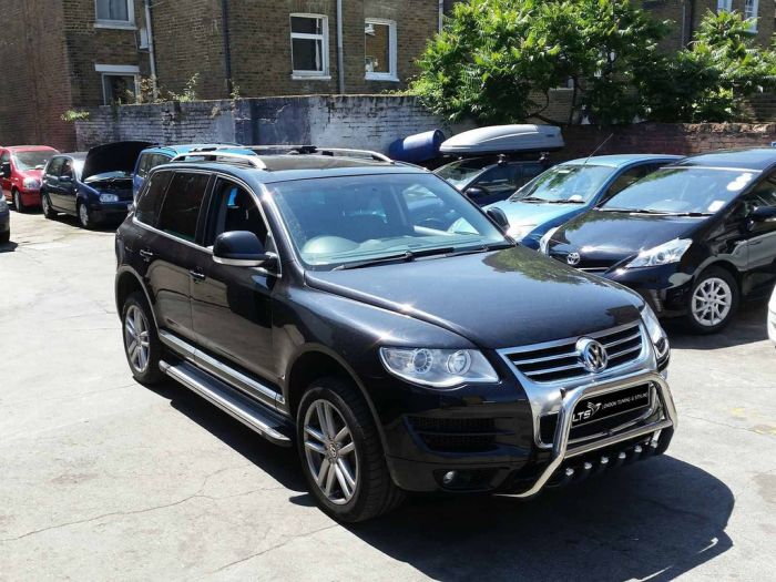 Боковые пороги Allmond Grey (2 шт, алюм) для Volkswagen Touareg 2002-2010 гг