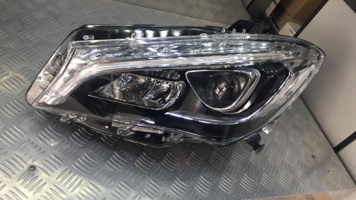 Передняя оптика с LED (2 шт) для Mercedes CLA C117 2013-2019 гг