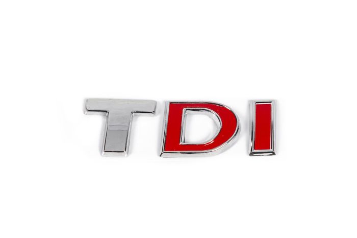 Надпись Tdi (косой шрифт) T - хром, DI - красная для Volkswagen Golf 7